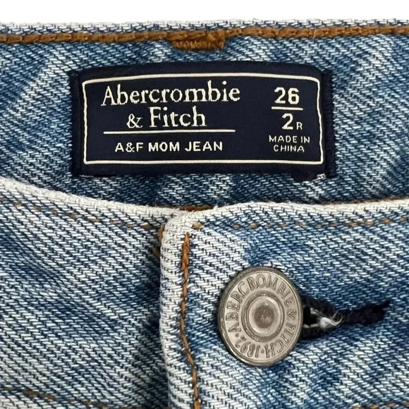 Abercrombie & fitch Mom Jeans High Waisted Distressed Frayed Denim Size 26/2 - Picture 3 of 6